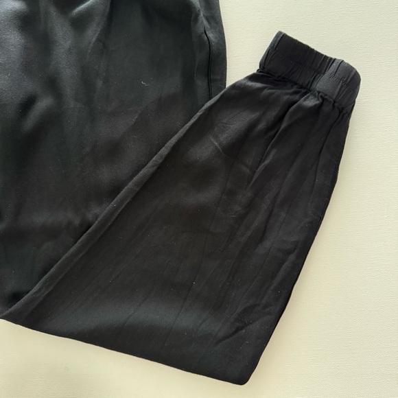 Talula Aritzia Joggers Relaxed Rayon Black Sz L - Picture 3 of 12